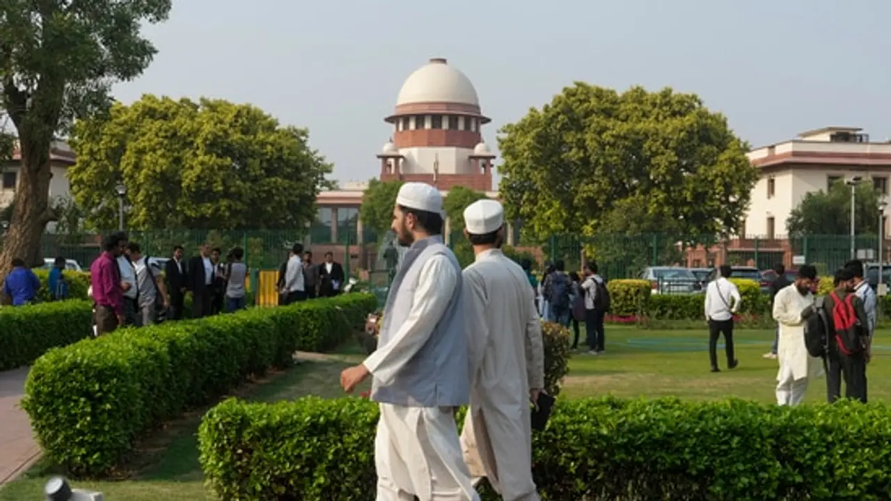 Breaking News in Urdu ہوٹلز میں QR کوڈ فیصلے پر عوام کا جوشیلے ردعمل